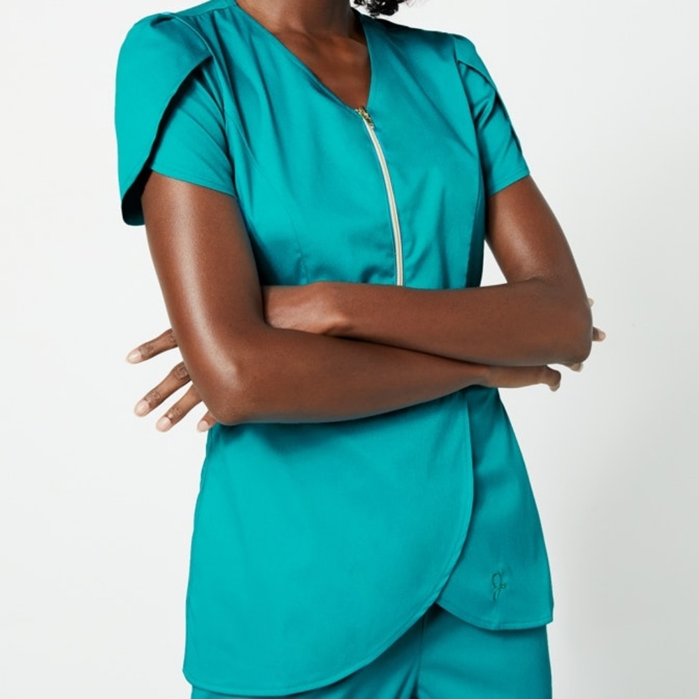 Jaanuu tulip scrub top
